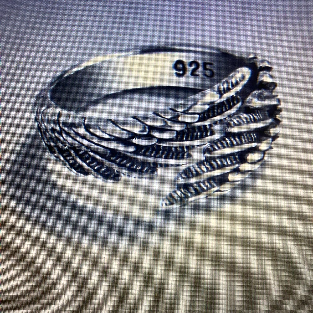 Elegant Silver Feather Ring